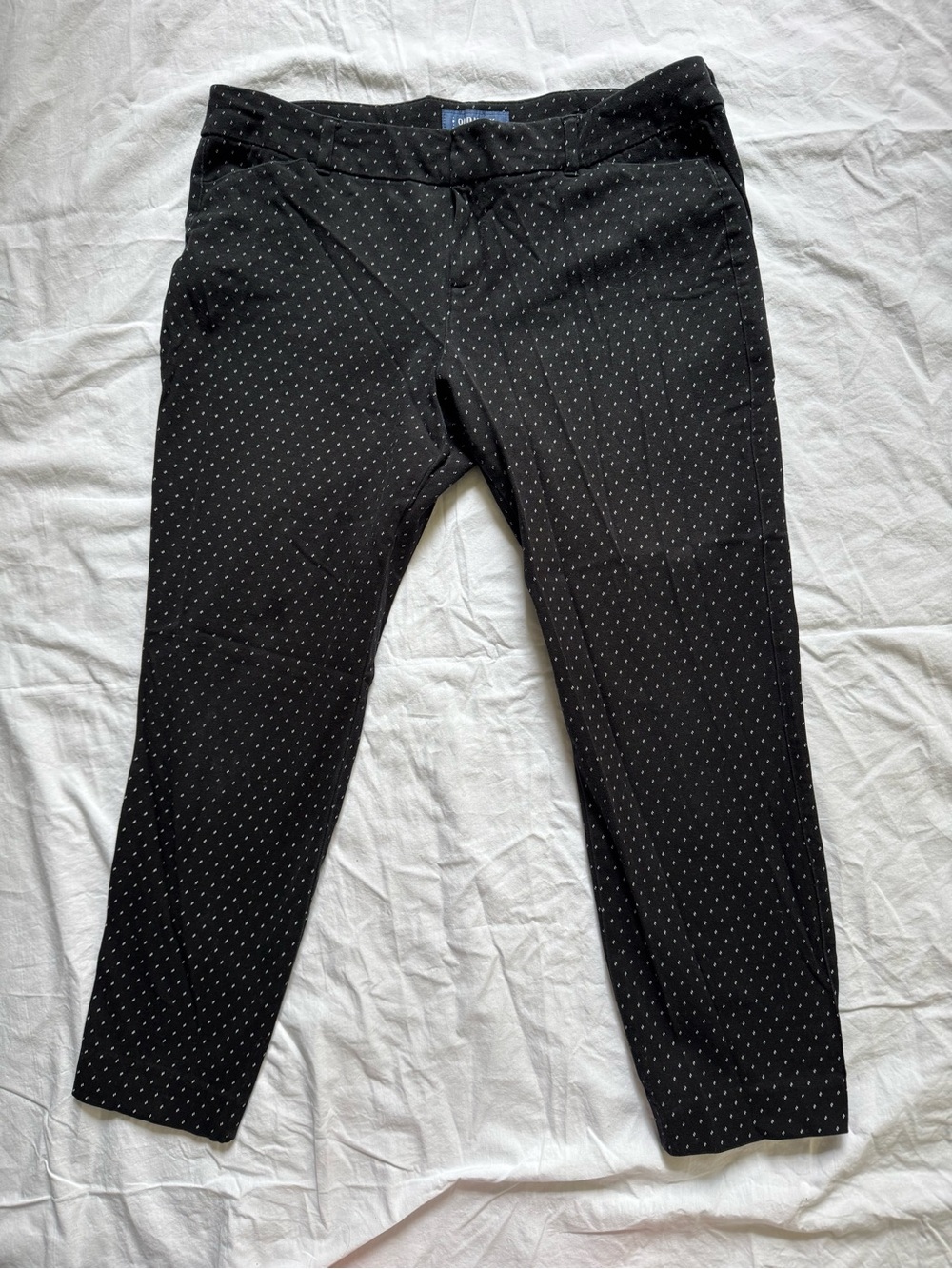 Old Navy Black skinny capri Pants with White Pin Dots